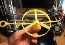 3D打印螺旋桨玩具飞上4层楼高！