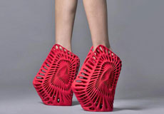 在2015米兰设计周上亮相的5双3D打印鞋子